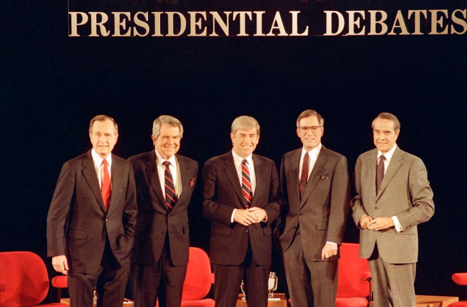 1988 Republican presidential candidates, Vice President George Bush, Pat Robertson, Rep Jack Kemp, Pete du Pont, and Senator Bob DoleAP