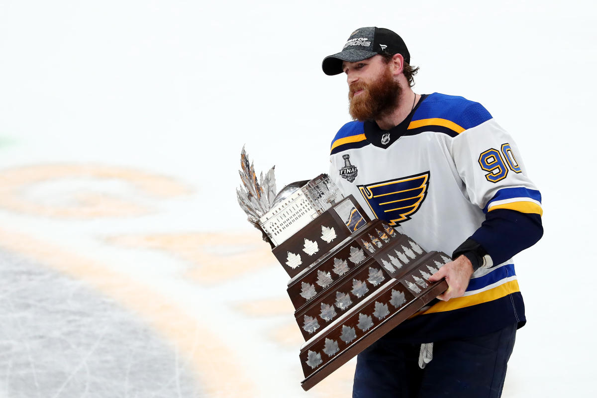 O'Reilly with the Conn Smythe on the plane back to St. Louis : r