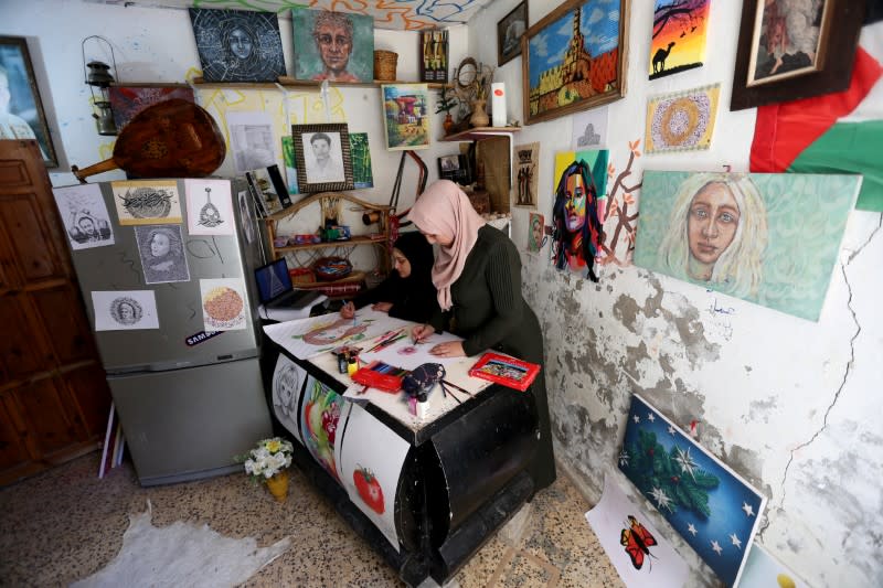"Art van" adds a splash of colour to bleak Gaza Scene