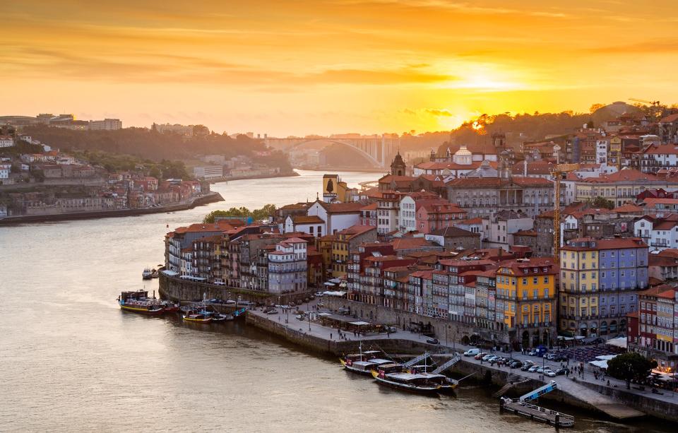 Cruise visitors can get another perspective on the Ribera district from the Dom Luis I Bridge - © Nick Ledger/ AWL Images Ltd