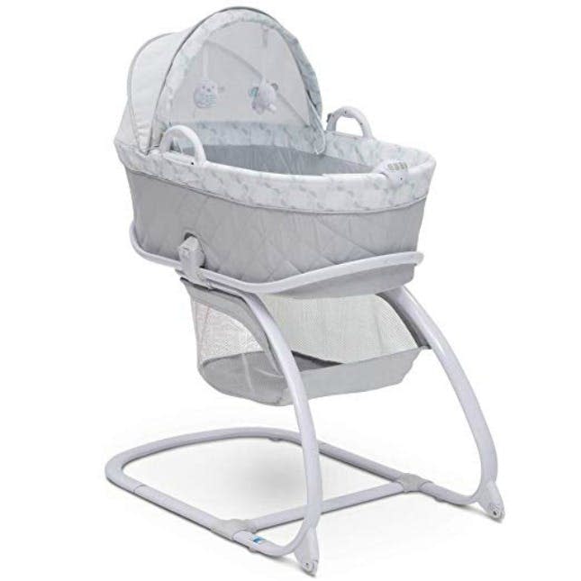 Delta Children Deluxe Moses Bassinet