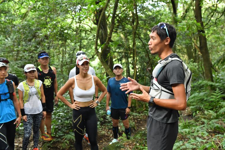 2020 HOOD to COAST越野訓練營由越野王子江晏慶帶領跑者移地戶外野路進行越野訓練 分享越野路段賽跑技巧。大會提供