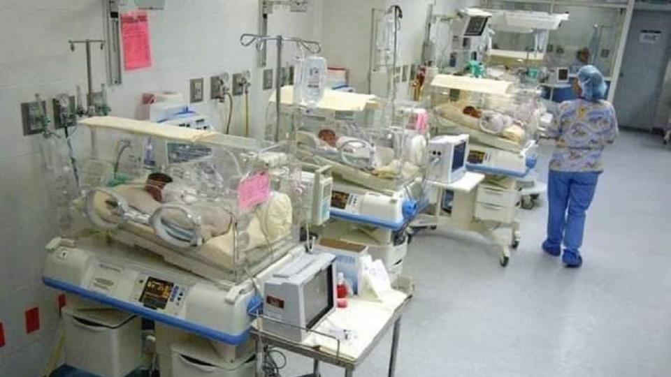 目前9個孩子都在醫院保溫箱內有專業醫護人員照料。（圖／翻攝自推特 Tuko.co.ke）