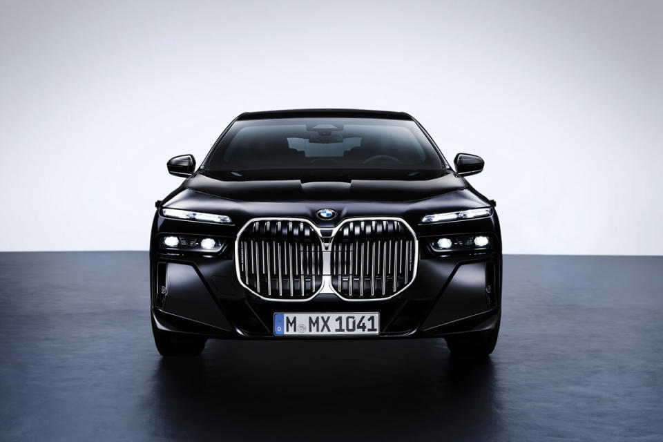 P90516172_lowRes_the-new-bmw-760i-xdr.jpg