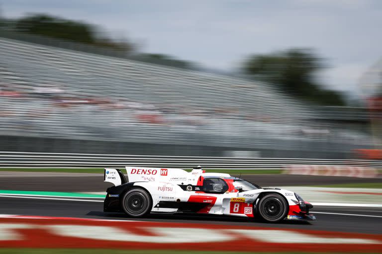 Sebastian Buemi, Brendon Hartley y Ryo Hirakawa -tripulantes del Toyota N°8- tuvieron una jornada caótica en las 6 Horas de Monza: tres penalizaciones, la última los relegó del cuarto al sexto puesto del clasificador