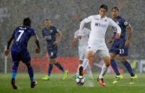 Football Soccer Britain - Leicester City v Swansea City - Premier League - King Power Stadium - 27/8/16 Swansea City's Ki Sung Yueng in action Reuters / Darren Staples Livepic