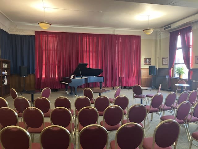 The Sound Conservatory showroom configured for its concerts, last held one April 13 (photo by Jonathan Turner).