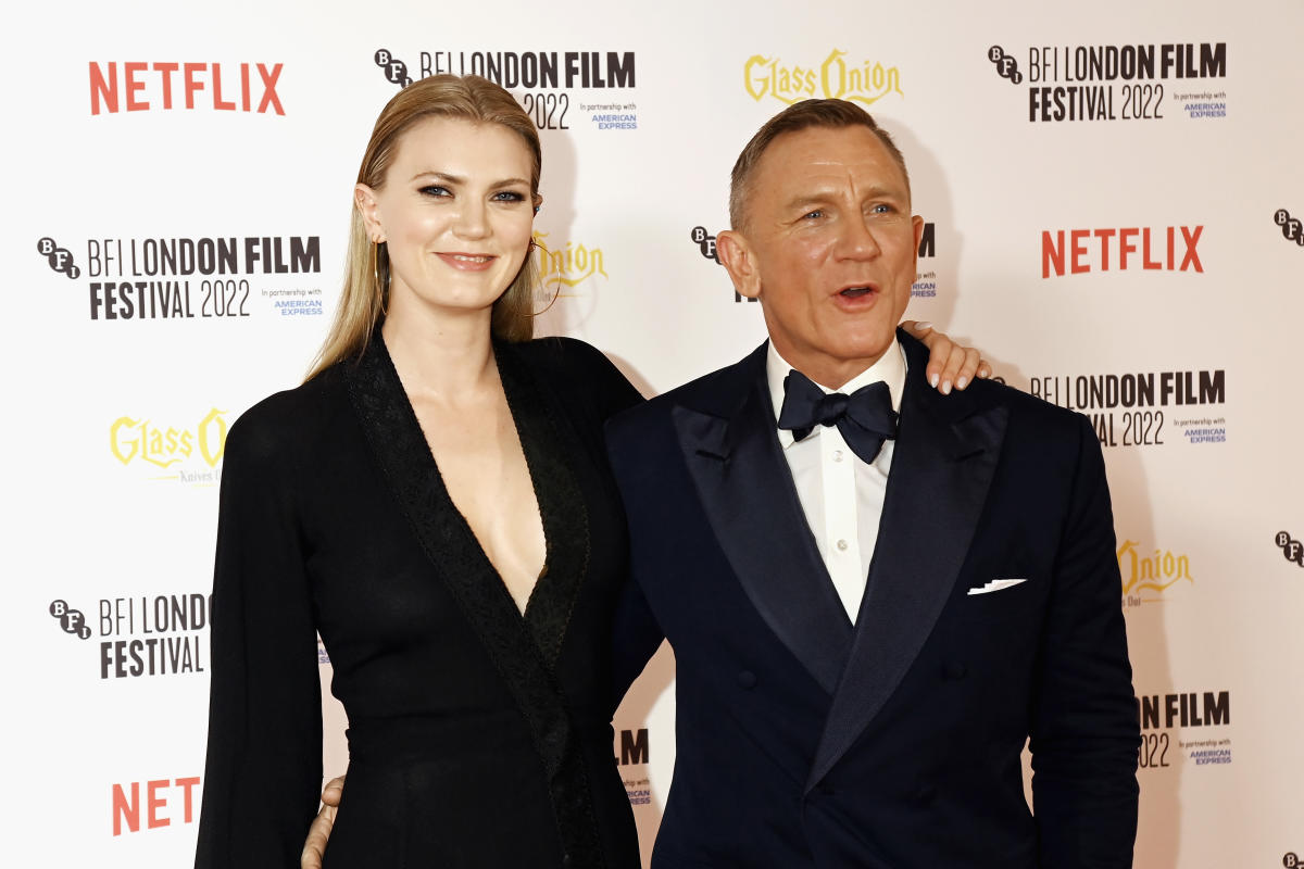 rachel weisz and daniel craig 2022