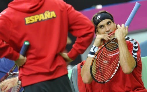 David Ferrer, durante un entrenamiento el martes 13 de noviembre en Praga. El número uno del equipo español de tenis y el número dos del checo, Radek Stepanek, se enfrentarán el viernes en el primer partido de la final de la Copa Davis, según el sorteo celebrado este jueves en la capital de la República Checa. (AFP/Archivo | Michal Cizek)