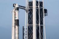 <p>La fusée Falcon 9 de SpaceX, avec tout en haut, la capsule Dragon dans laquelle Thomas Pesquet et son équipage vont voyager en direction de la Station spatiale internationale (ISS).</p>