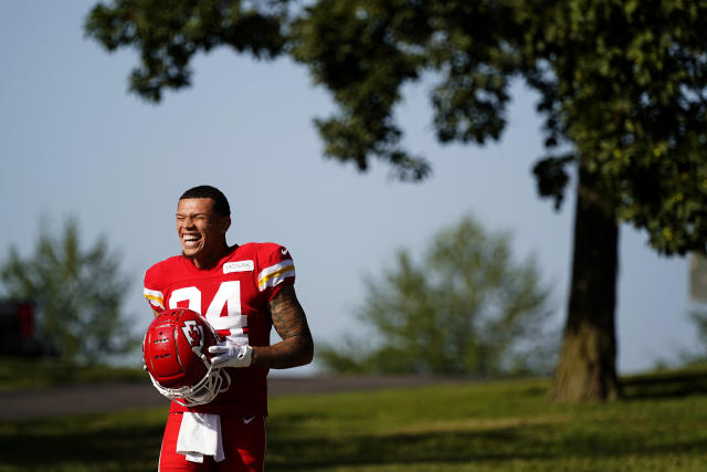 Chiefs get Jones, Hardman back as camp returns to KC