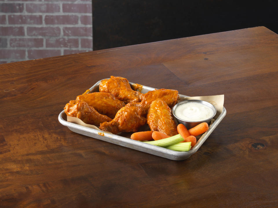 <p>Buffalo Wild Wings</p>