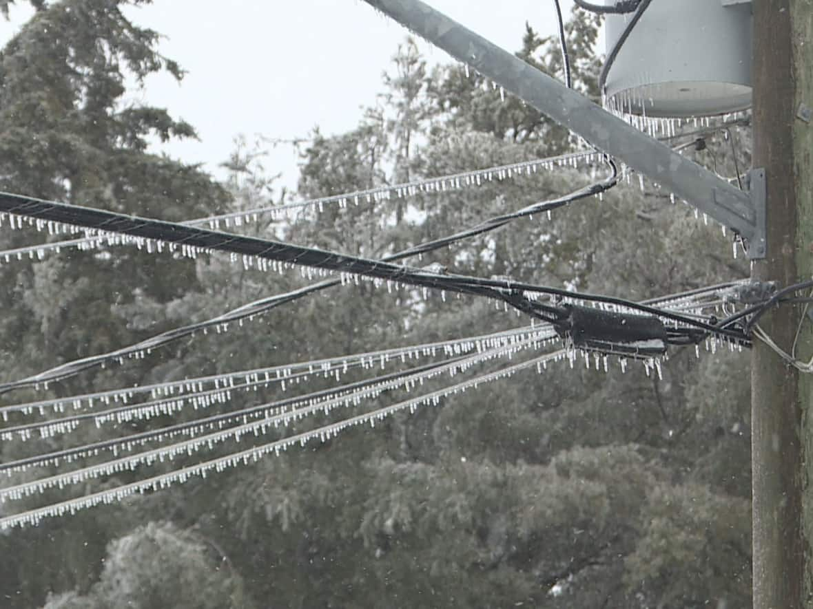 More than 2,500 N.B. Power customers are without power one day after extreme cold weather event swept through the province. (Gabrielle Fahmy/CBC  - image credit)