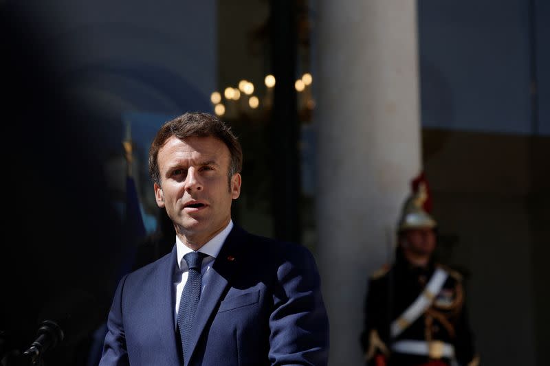 French President Macron and Argentinian President Fernandez meet in Paris