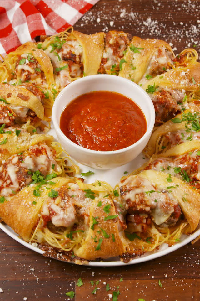 Spaghetti & Meatball Ring