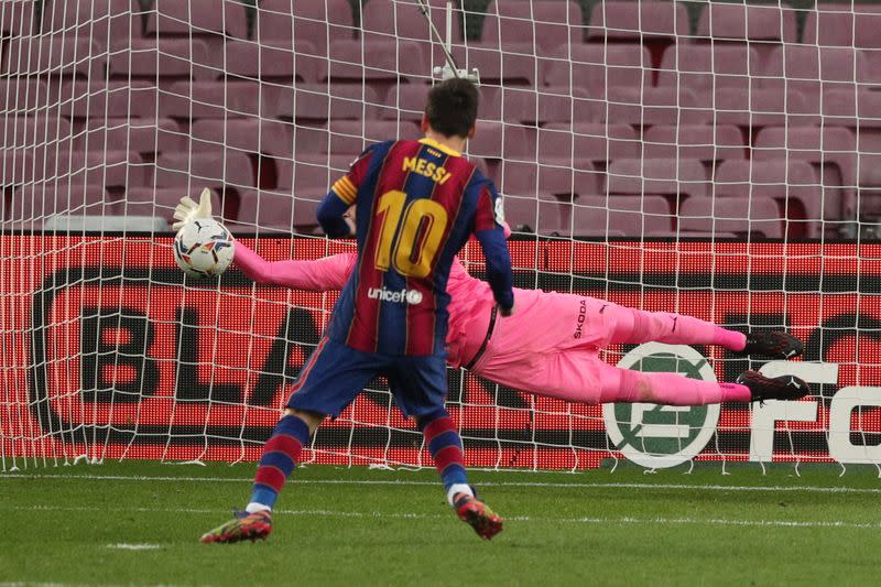 Lionel Messi durante el partido del FB Barcelona contra el Valencia en el Camp Nou, Barcelona, España, el 19 de diciembre de 2020