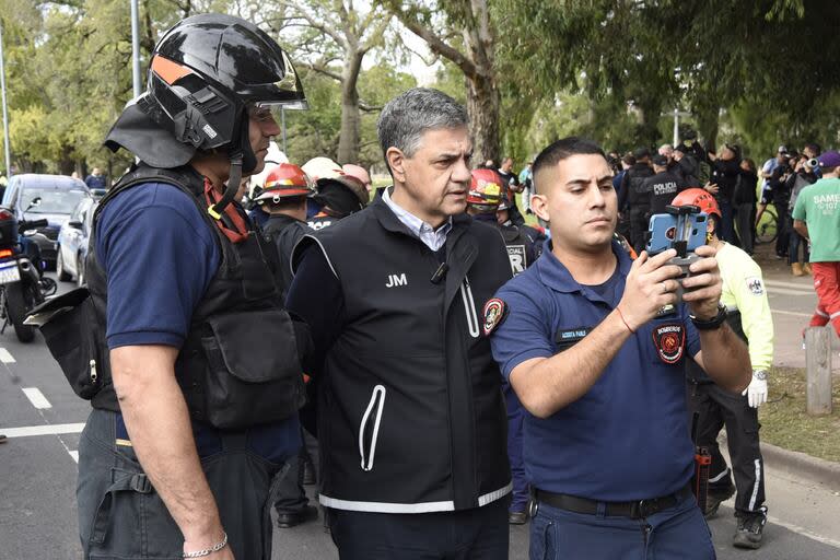 Descarriló una formación del tren San Martín en Palermo, el SAME trabaja en el lugar y asiste a los heridos que son trasladados a diferentes hospitales. Jorge Macri en el lugar del accidente