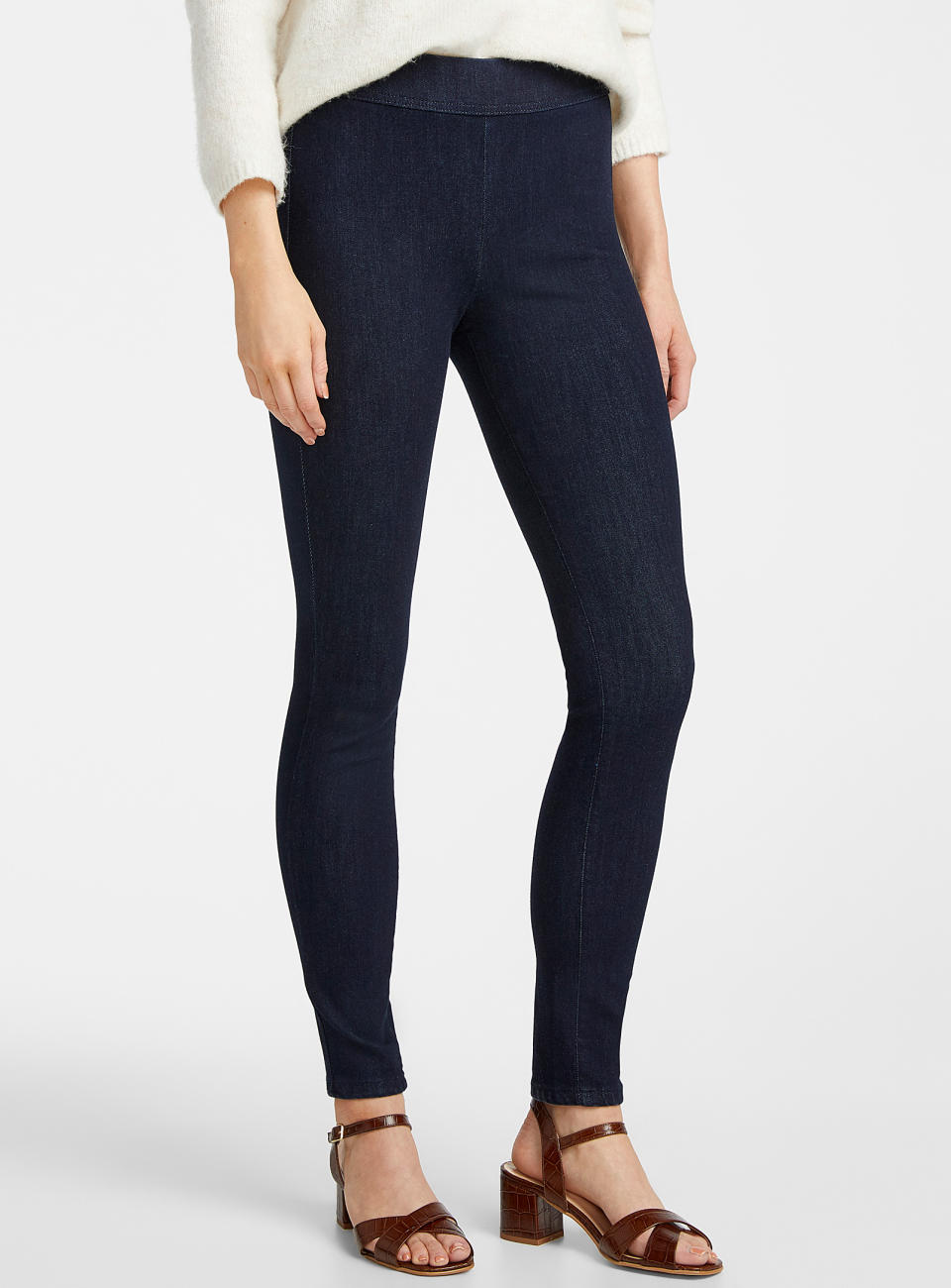 Bandeau waist Rachel skinny jean. Image via Simons.