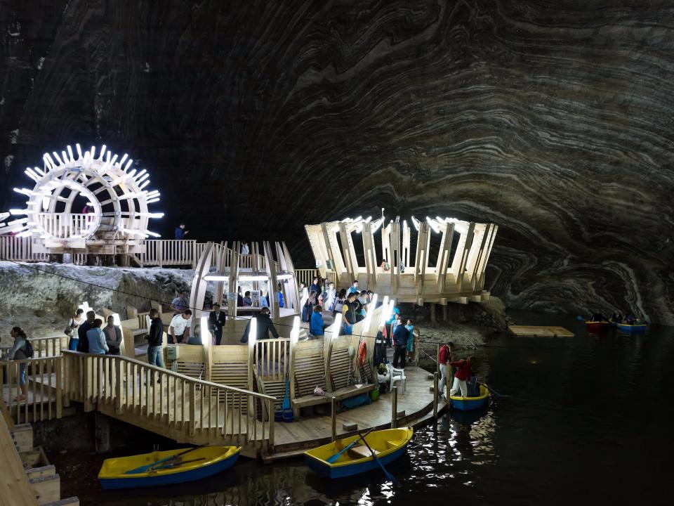 Salina Turda lake