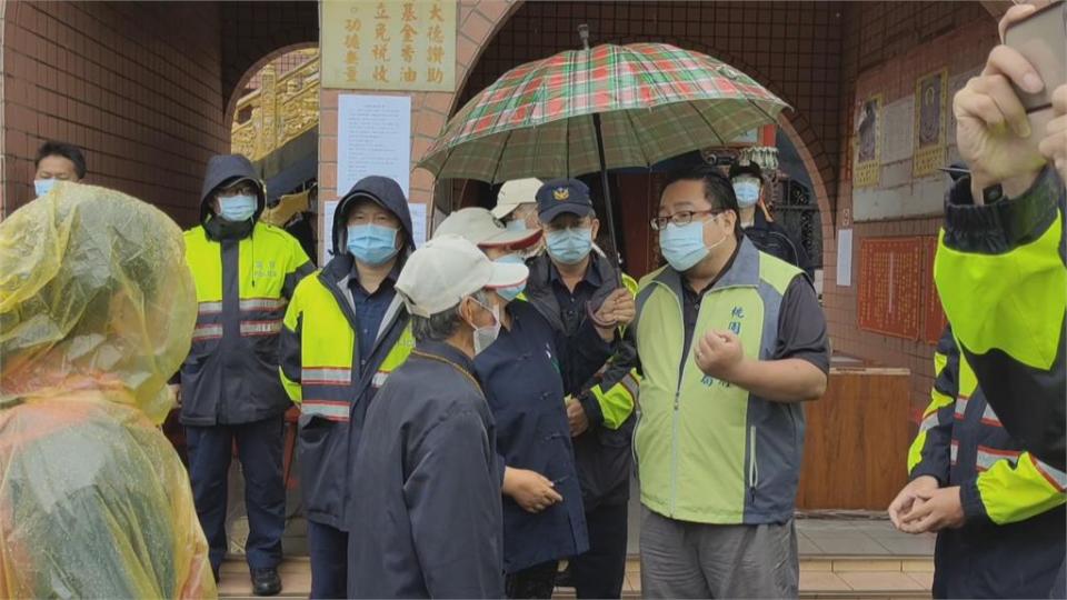 毛絮滿天飛！養雞場設在田中央　桃園新屋下田里居民喊抗議