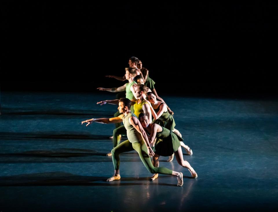 Scene from Nashville Ballet's performance of Val Caniparoli's Tutto Eccetto il Lavandino (everything but the kitchen sink) at the Martin Center for Nashville Ballet.