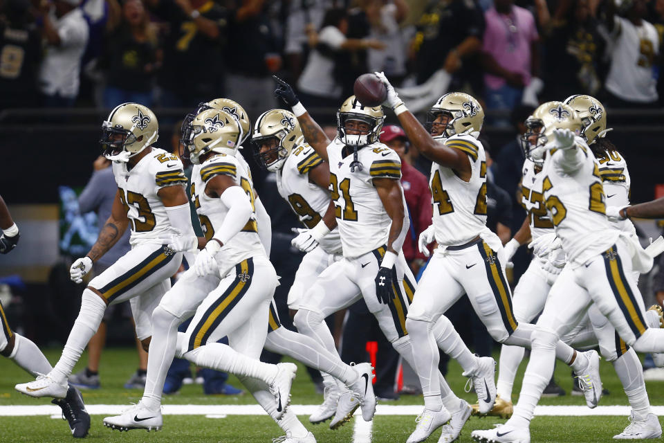 Did the New Orleans Saints defensive players know what was coming against the Dallas Cowboys offense last month? (AP)