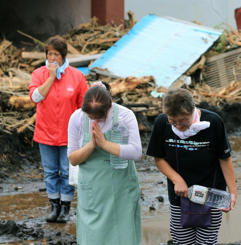 Typhoon and mudslides in Japan 10-16-13