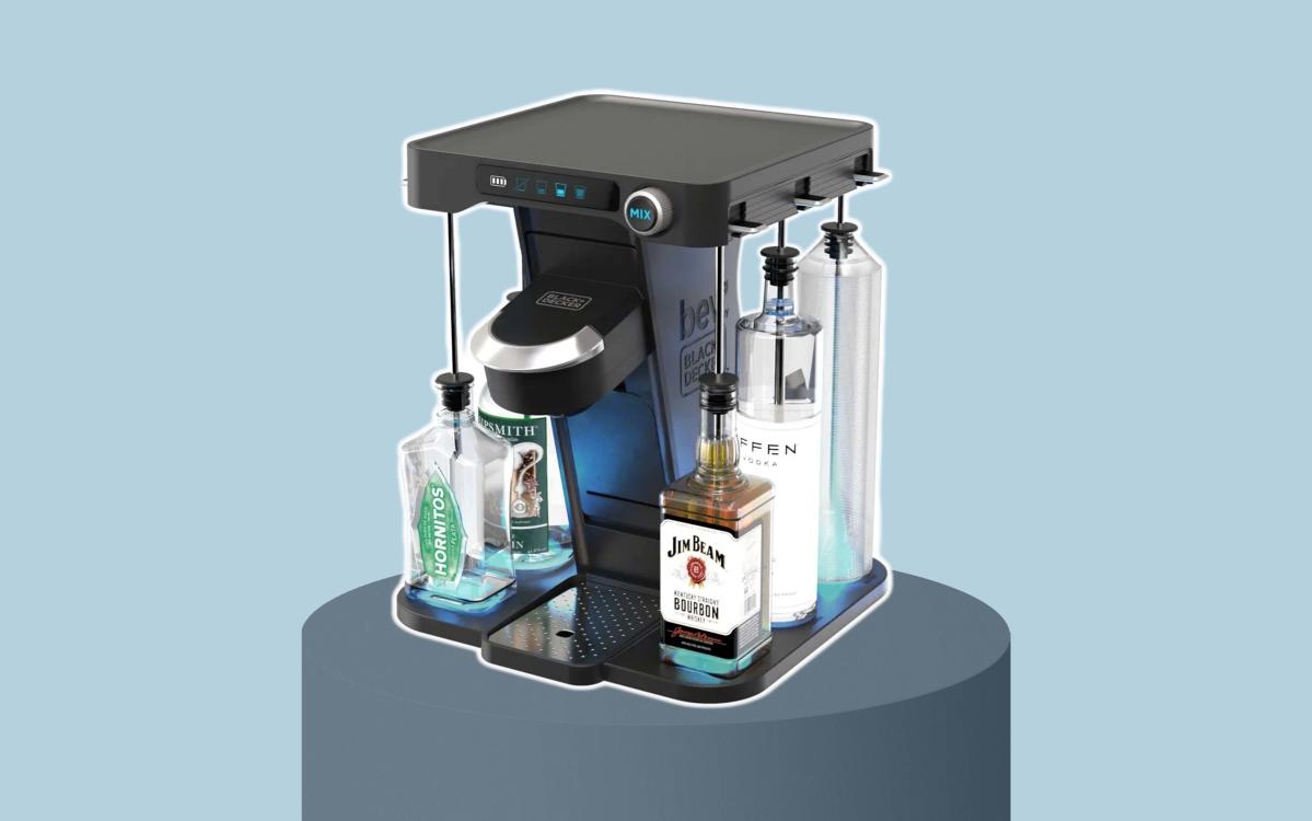 Black+Decker's New Bev Cocktail Making Machine Has Gone Cordless For Drink  Mixing On-The-Go Action