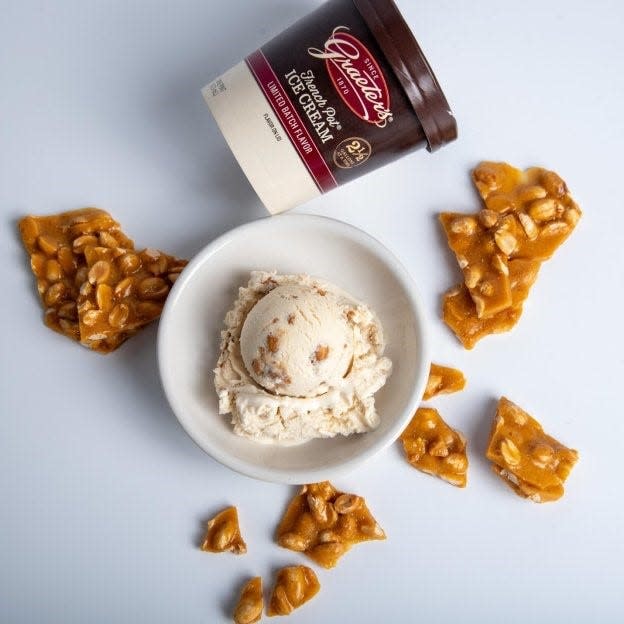 Peanut Butter Brittle features a butterscotch base and praline peanuts creating a perfect balance of smoothness and crunch.