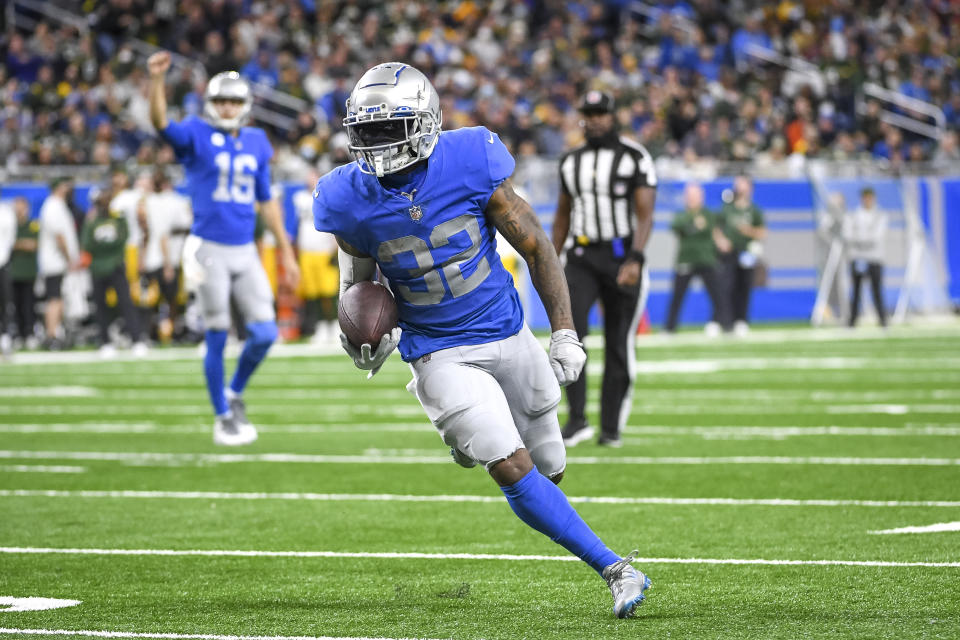 D'Andre Swift #32 of the Detroit Lions is a talented fantasy RB