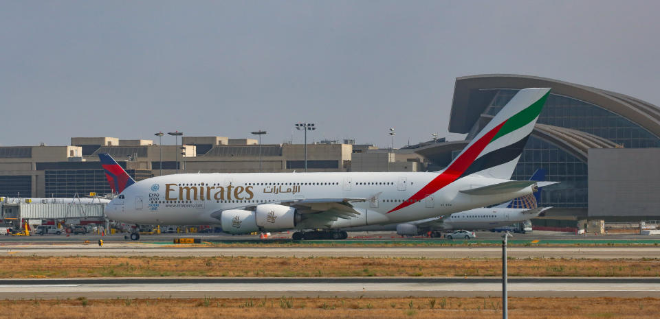 <p>Puesto 4. Emirates: Auckland (AKL) – Dubái (DXB); Tiempo de vuelo: 17 horas, 15 minutos; Distancia: 14.200,85 km; Avión: Airbus A380 </p>