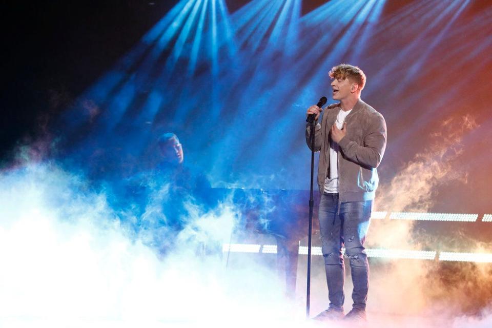 British singer Lee Collinson slowed things down with a soaring rendition of “Flowers” by Lauren Spencer-Smith.