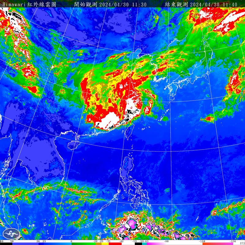 中央氣象署在今（30）天11:45發布大雨特報指出，鋒面影響，易有短延時強降雨，今(30)日金門及馬祖有局部大雨發生的機率，請注意雷擊及強陣風。