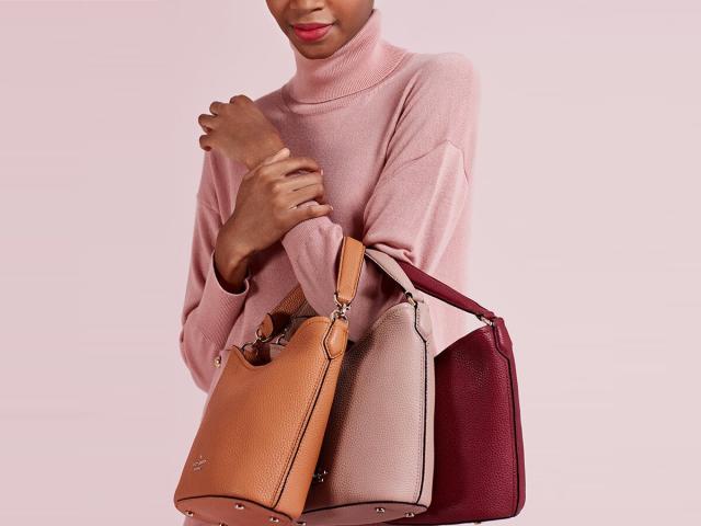 The Leila tote is the perfect on-the-go bag. With its neutral