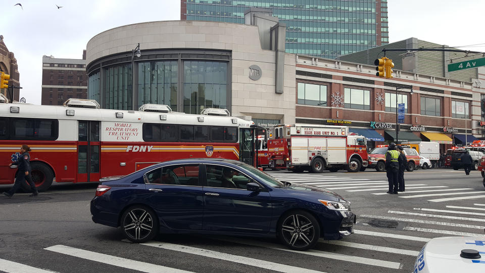 Long Island Rail Road commuter train derails in Brooklyn