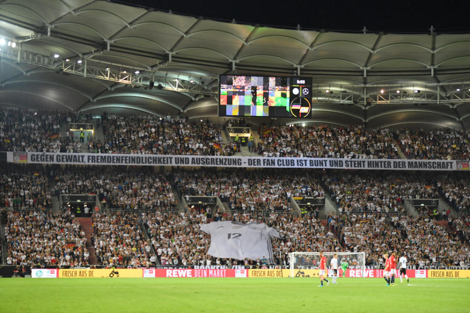 Der Fanclub Nationalmannschaft richtet ein Zeichen gegen Rechts