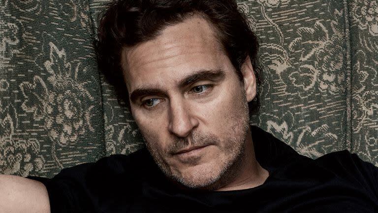 Joaquin Phoenix, el actor que creció en una secta, presenció la muerte de su hermano y cumplió con una profecía familiar