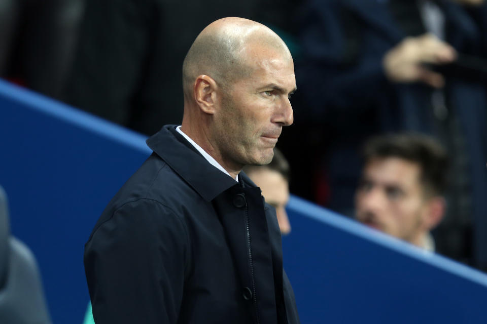 PARIS, FRANCE - SEPTEMBER 18: head coach Zinedine Zidane of Real Madrid looks on during the UEFA Champions League group A match between Paris Saint-Germain and Real Madrid at Parc des Princes on September 18, 2019 in Paris, France. (Photo by TF-Images/Getty Images)