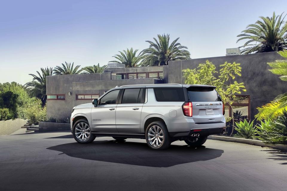 <p>2021 Chevrolet Suburban</p>