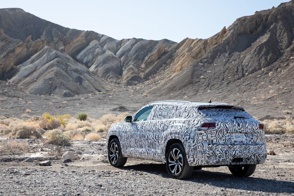 View Photos of the 2020 Volkswagen Atlas Cross Sport