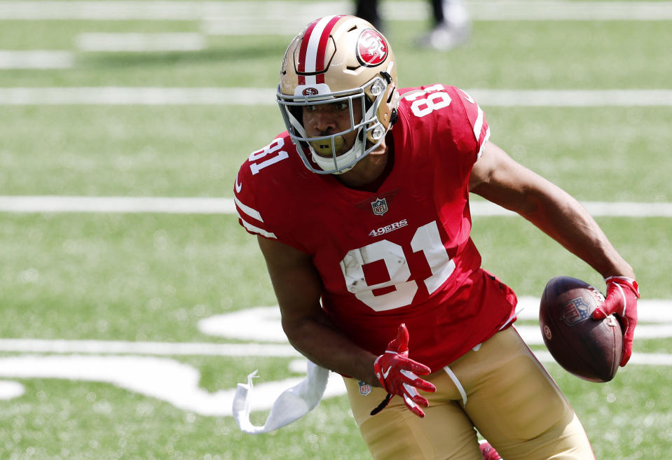 Jordan Reed of the San Francisco 49ers went to the locker room with an injury against the Giants. (Photo by Jim McIsaac/Getty Images)