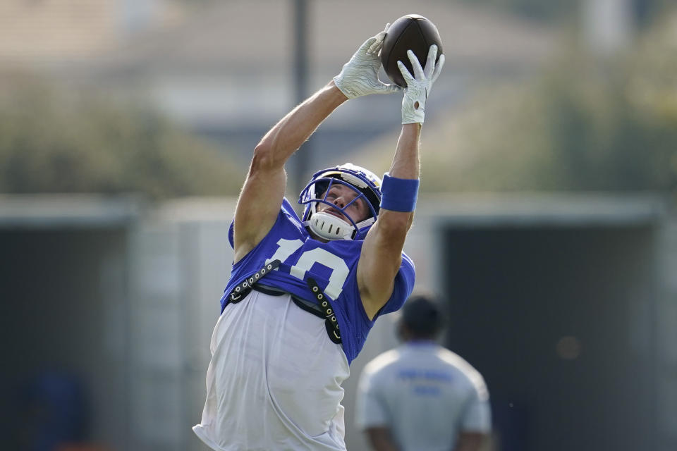 Los Angeles Rams wide receiver Cooper Kupp makes a catch during an NFL football camp practice Wednesday, Aug. 19, 2020, in Thousand Oaks, Calif. (AP Photo/Marcio Jose Sanchez)