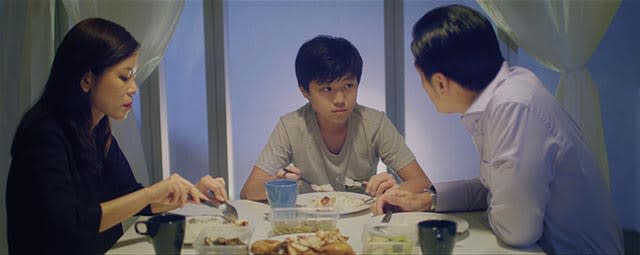 A fraught family dinner in Ng Yiqin's short film “Something I Wanted To Ask”. (PHOTO: Viddsee)  