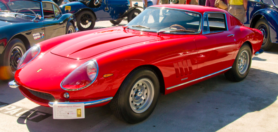 Un Ferrari 275 GTB Rosso de 1967 (Wikimedia Commons/uruario de Flickr: ArtBrom).