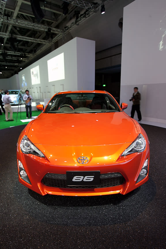 The spiritual successor to the Toyota Corolla/Sprinto Trueno with the chassis code AE86, the Toyota 86 is a lightweight RWD sports car created in conjunction with Subaru. With a curb weight under 2700 lbs and a center of gravity lower than the Ferrari 458 Italia, the Toyota 86 aims to be a consummate driver’s car.