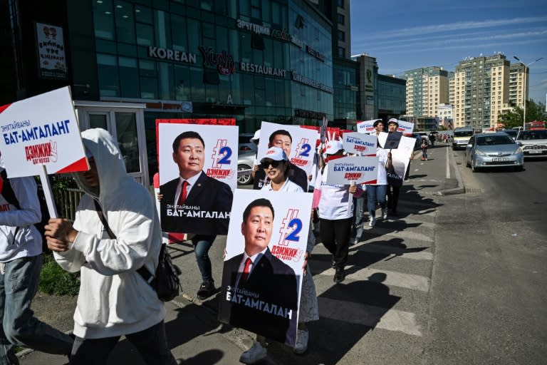 Mongolians go to the polls Friday to elect the 126 members of the State Great Khural (Hector RETAMAL)