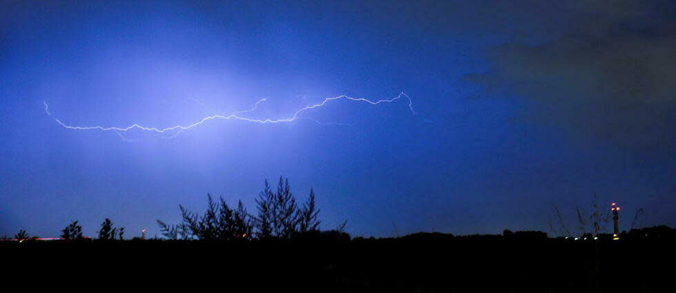 Des orages sont prévus mercredi sur la moitié sud de l'Hexagone (image d'illustration).  - Credit:JULIE SEBADELHA / MAXPPP / PHOTOPQR/VOIX DU NORD/MAXPPP