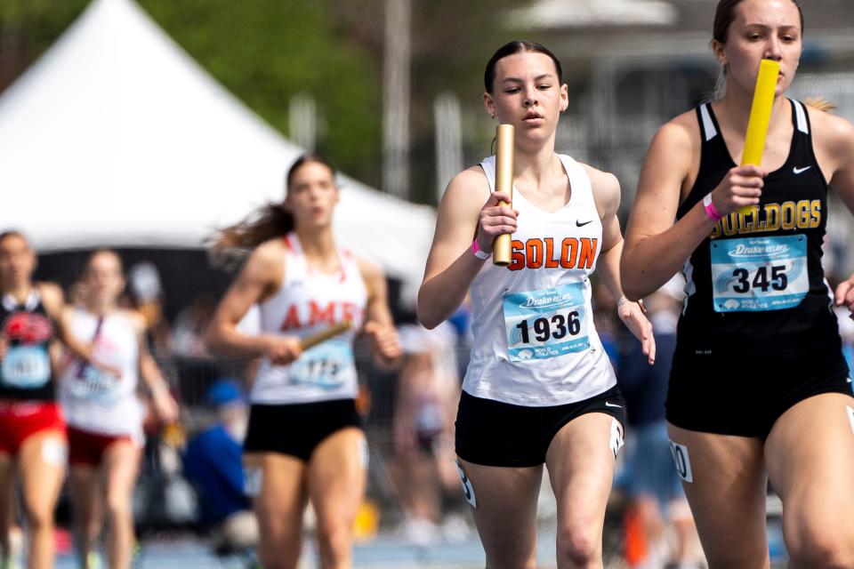 Solon's Ava Rolwes runs in the 4x800 meter relay during the Drake Relays on Saturday, April 27, 2024, in Des Moines.