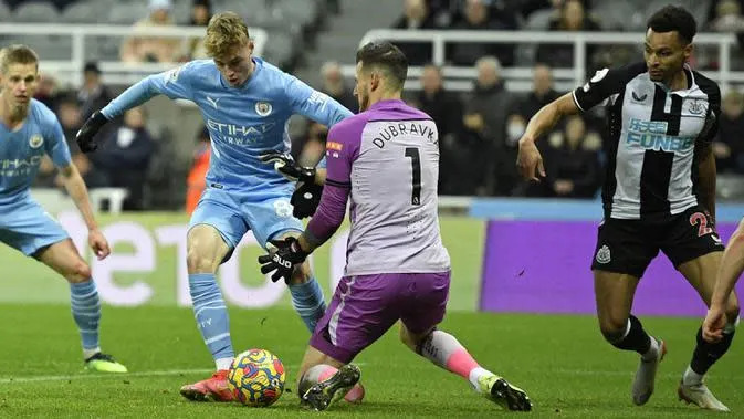 Gelandang serang berusia 19 tahun itu mencetak 19 gol dan membuat 10 umpan selama waktunya bersama tim U23. Di musim ini ia sudah 12 kali tampil bersama tim utama dan mencetak dua gol. (AFP/Oli Scarff)