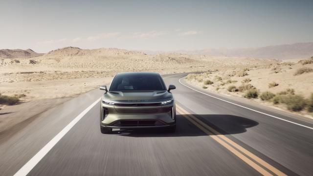 2025 Lucid Gravity Is a Compelling Family EV with 440-Mile Range